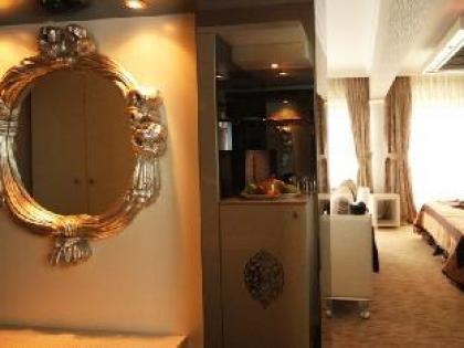 Q Inn Hotel - image 18