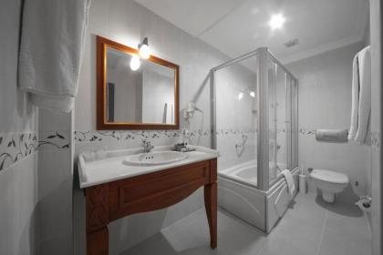 Azade Hotel Istanbul - image 11