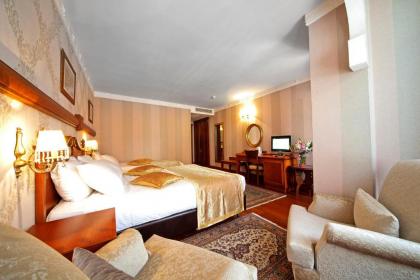 Azade Hotel Istanbul - image 9