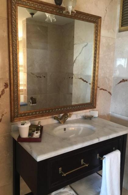 Chatto Hotel - image 11
