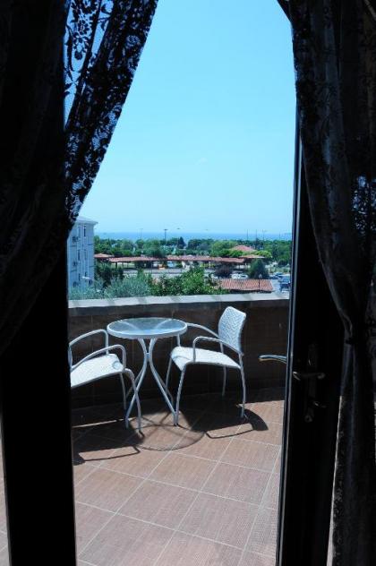 Chatto Hotel - image 3