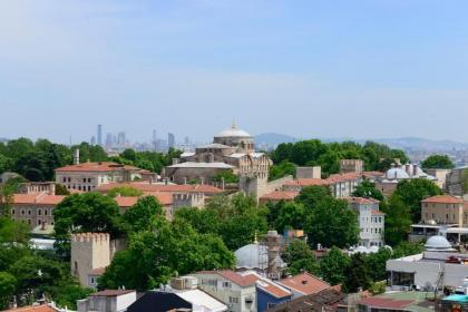 Agora Life Hotel - image 12