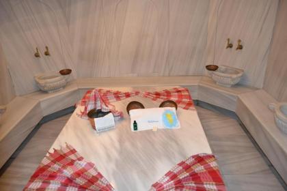 Turquhouse Hotel - image 11