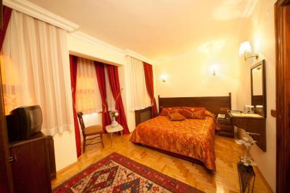 Turquhouse Hotel - image 2
