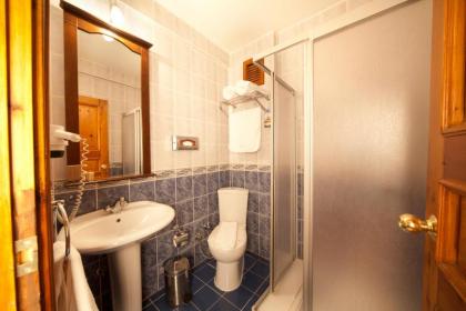 Turquhouse Hotel - image 3