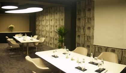 Vernazza Suites Hotel - image 17