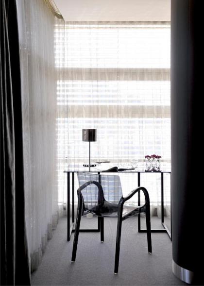 Vernazza Suites Hotel - image 19