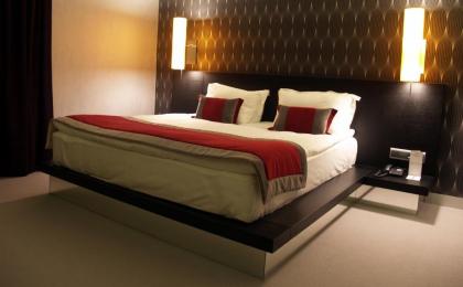 Vernazza Suites Hotel - image 2
