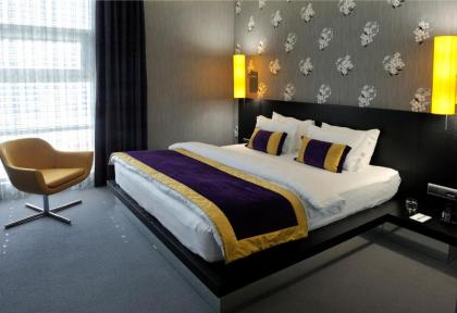Vernazza Suites Hotel - image 20