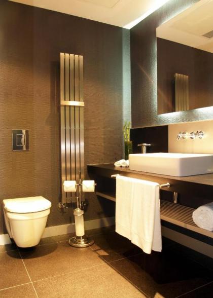 Vernazza Suites Hotel - image 3