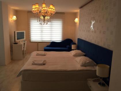 Airport Residence - image 12