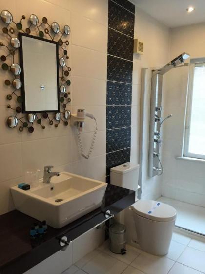 Airport Residence - image 15