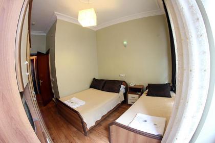 Paradise Hotel - image 16