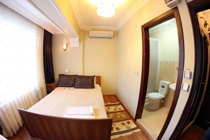 Paradise Hotel - image 9