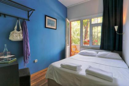 Hush Hostel Lounge - image 3