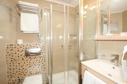 Q Inn Hotel Old City - image 17