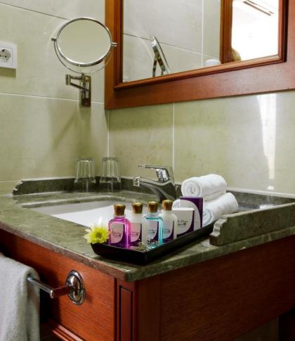 GLK PREMIER The Home Suites & Spa - image 3
