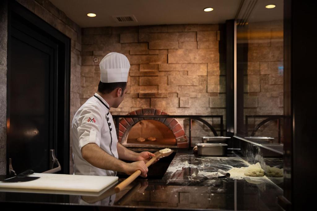 DoubleTree By Hilton Istanbul - Old Town - image 3