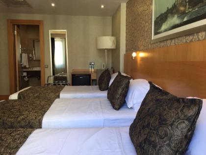 Emerald Hotel - image 3