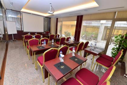 Golden Siyav Hotel - image 9