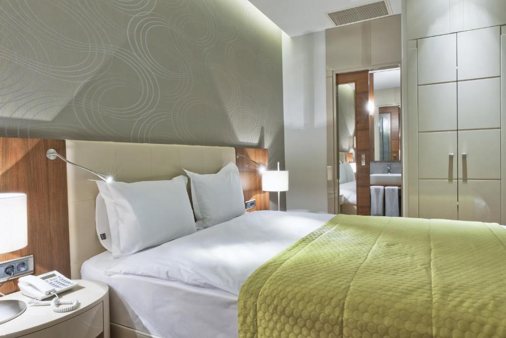 Senator Hotel Taksim - image 7