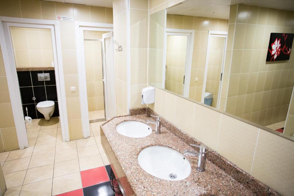 Agora Guesthouse - image 6