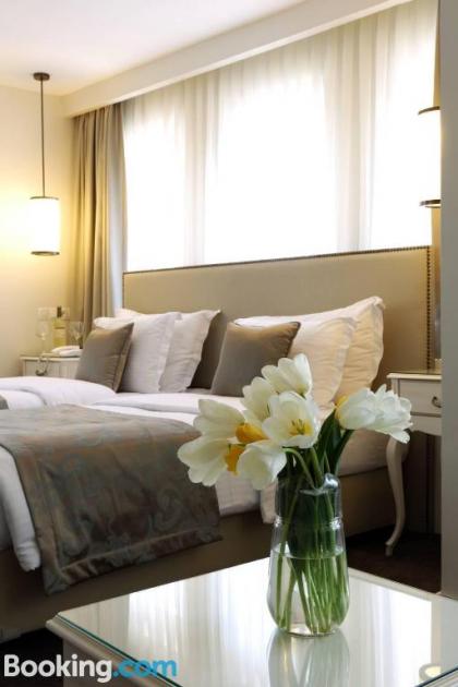 Taximtown Hotel - image 20