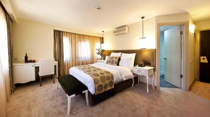 Taximtown Hotel - image 7