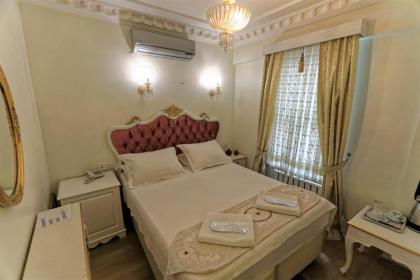 Romantic Mansion - image 12
