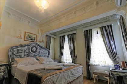 Romantic Mansion - image 14
