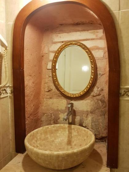 Romantic Mansion - image 3
