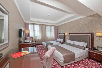 Emporium Hotel - image 11