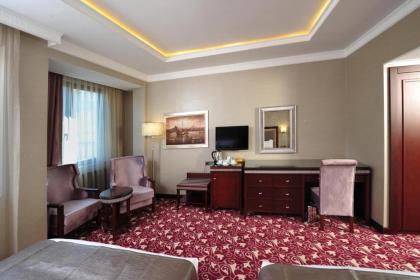 Emporium Hotel - image 16