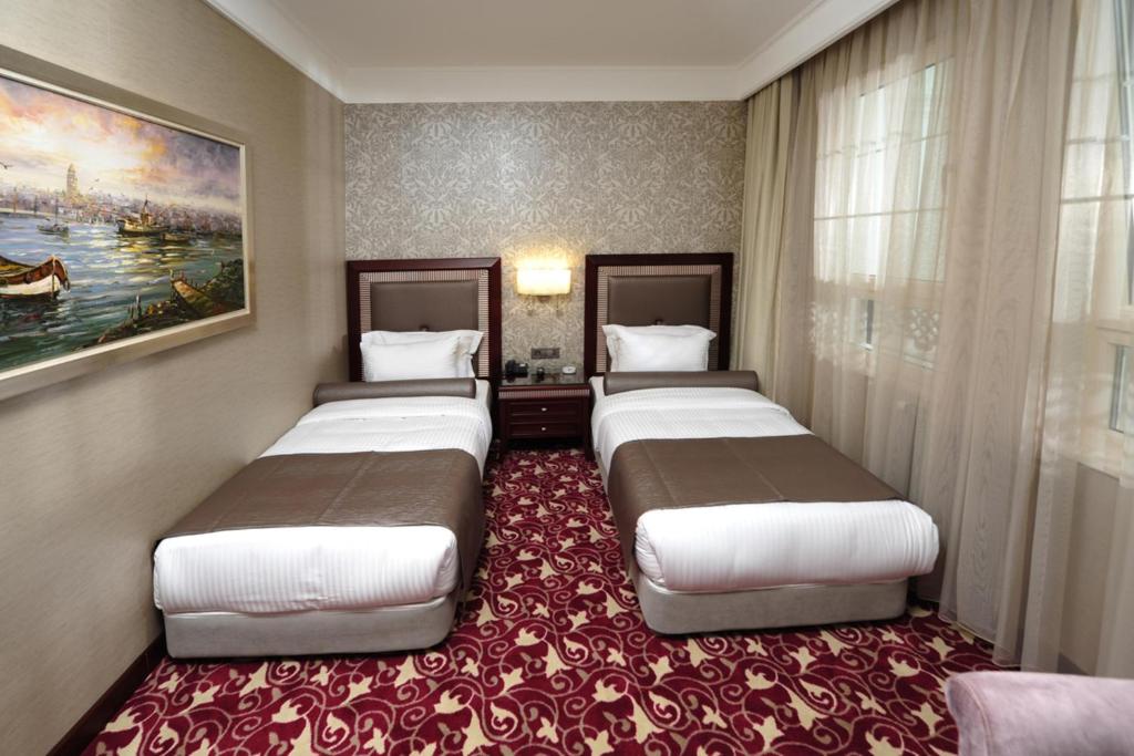 Emporium Hotel - image 3
