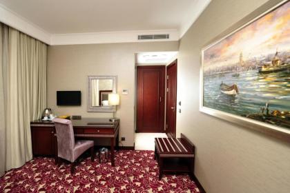Emporium Hotel - image 4