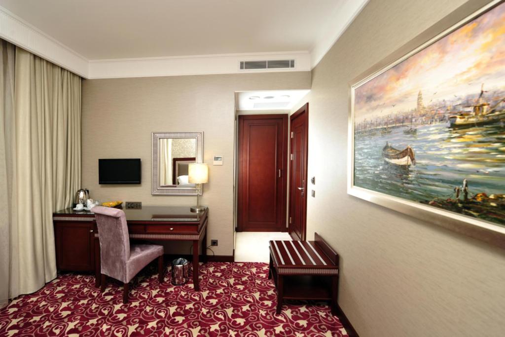 Emporium Hotel - image 4