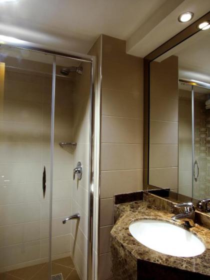 Bella Hotel - image 10