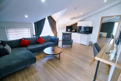 The Marions Suite - image 11