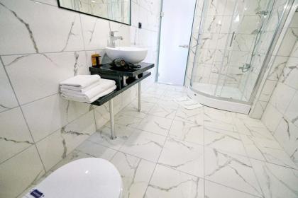 The Marions Suite - image 17