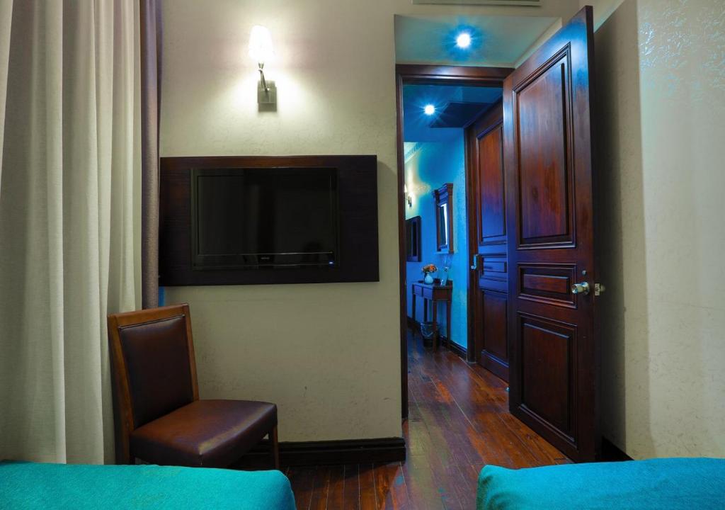 Atik Palace Hotel - image 5
