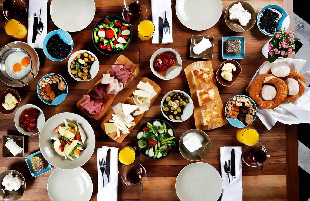 Divan Istanbul Hotel - image 2
