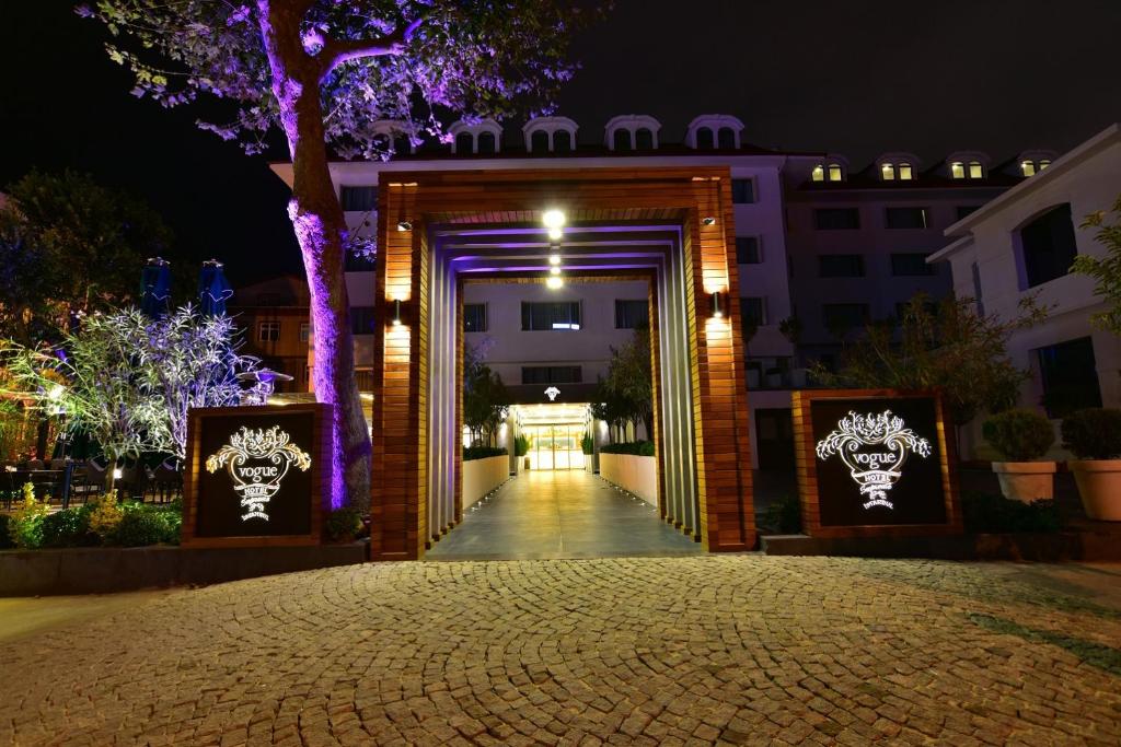 Vogue Hotel Supreme Istanbul - image 2