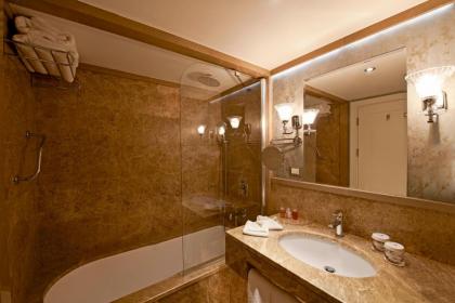 Aspera Hotel Altunizade - image 2