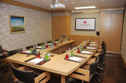 Aspera Hotel Altunizade - image 4
