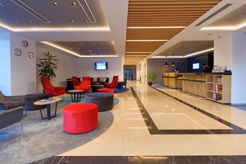 Holiday Inn Express Istanbul-Altunizade - image 2
