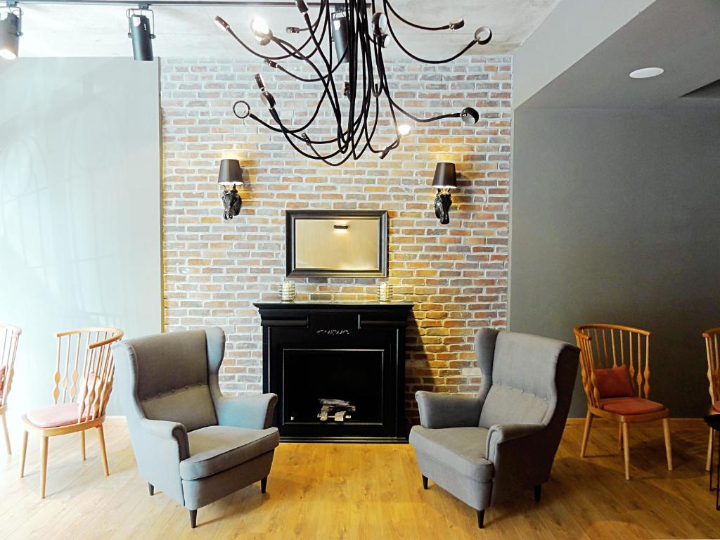 Akin Suites - main image