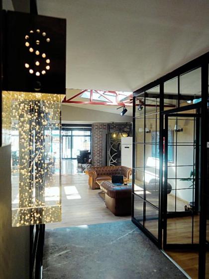 Akin Suites - image 7