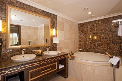 Crowne Plaza Istanbul Asia - image 14
