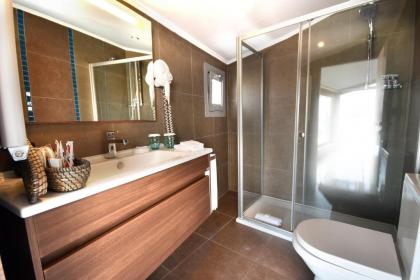 Elanaz Hotel - image 8