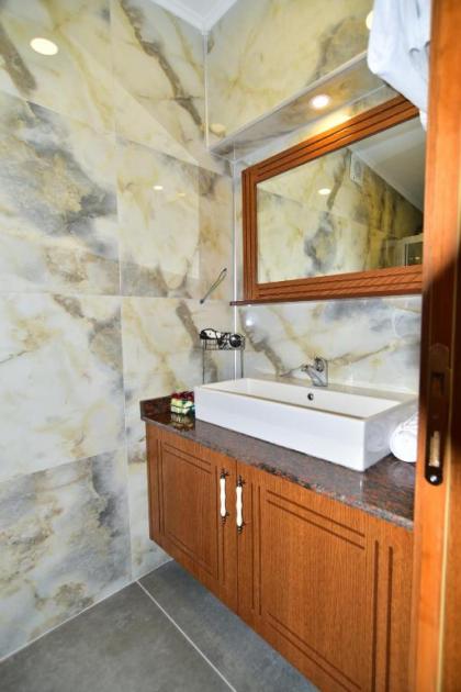 Kybele Hotel - image 14